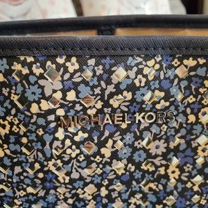 Micheals Kors Large Handbag